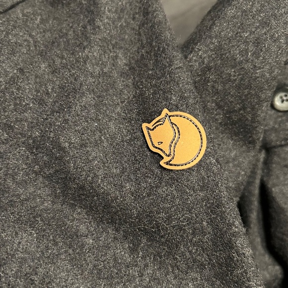 Women's Fjallraven Ovik Re-Wool Button Down Shirt w/Patches on Elbows - Picture 5 of 6